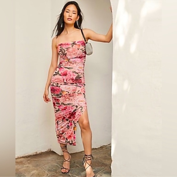 Express Body Contour ruched floral midi dress - Picture 3 of 5